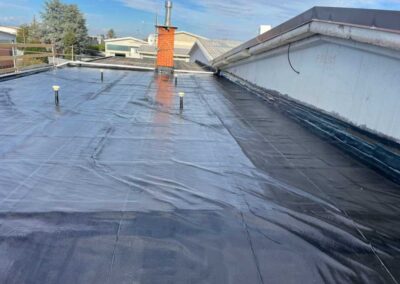 Copertura impermeabilizzazione in corso