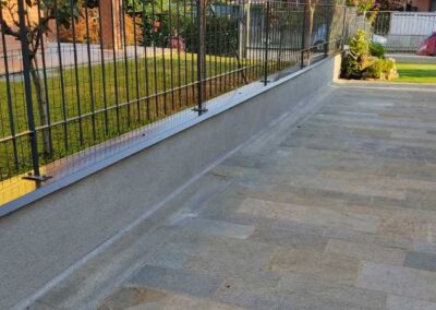Muretto cortile in sughero a spruzzo