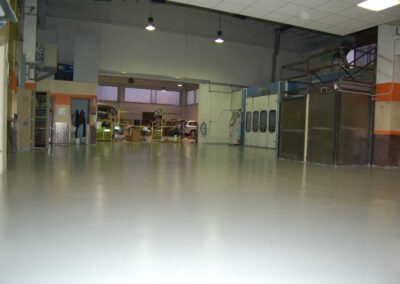 Officina riparazioni meccaniche con resine industriali