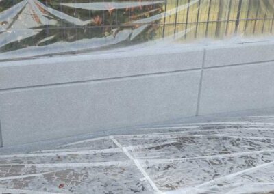 Parete trattata con sughero a spruzzo