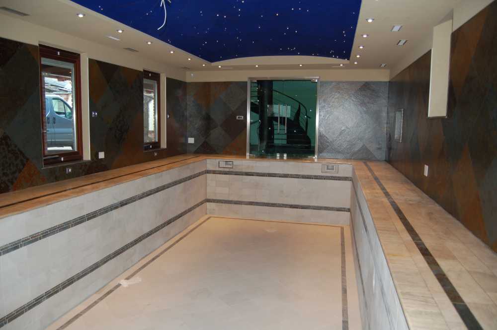 Piscina interna con applicazione resine civili Piscina interna con applicazione resine civili
